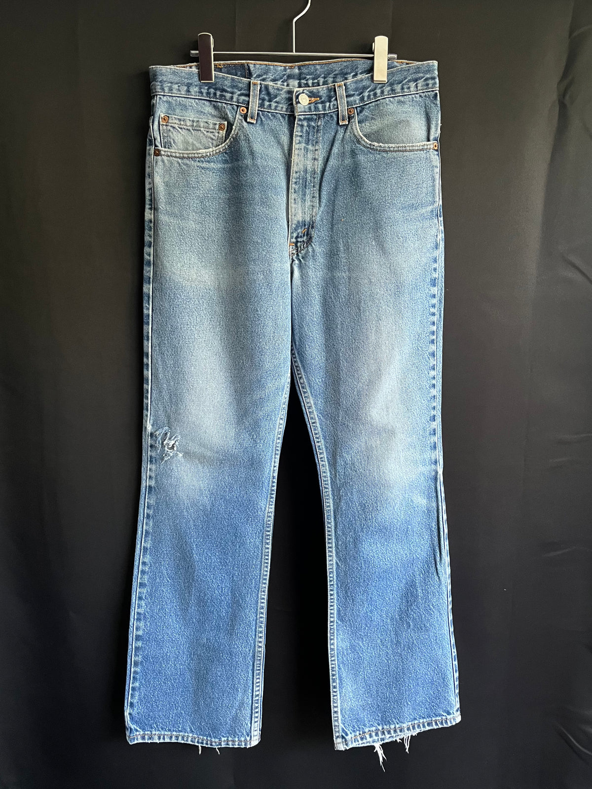 90s Levi’s 517 Bootcut Light Wash Denim (33W)